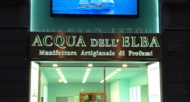 ACQUA DELL'ELBA PROFUMA LA VIA DELLO SHOPPING A FIRENZE!