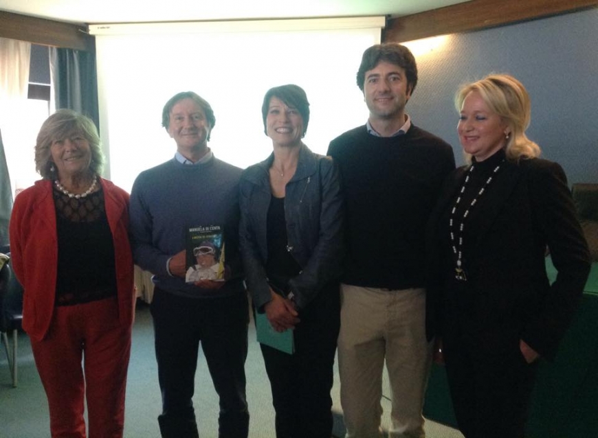 MANUELA DI CENTA CON ACQUA DELL'ELBA!