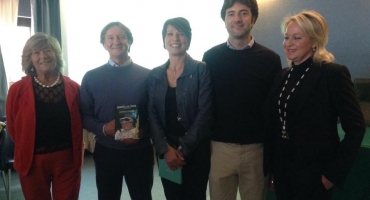 MANUELA DI CENTA CON ACQUA DELL'ELBA!