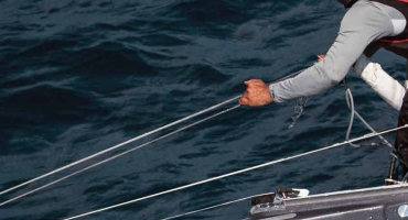 IL 'PROFUMO DEL MARE' VELEGGIA CON LA 151 MIGLIA