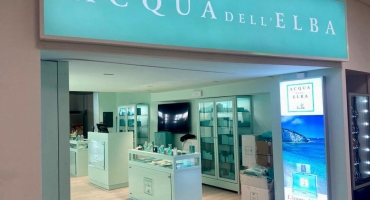 ACQUA DELL'ELBA SUPERATE LE 1000 PROFUMERIE CLIENTI E 2 NUOVE APERTURE NEGLI AEROPORTI DI PISA E FIRENZE