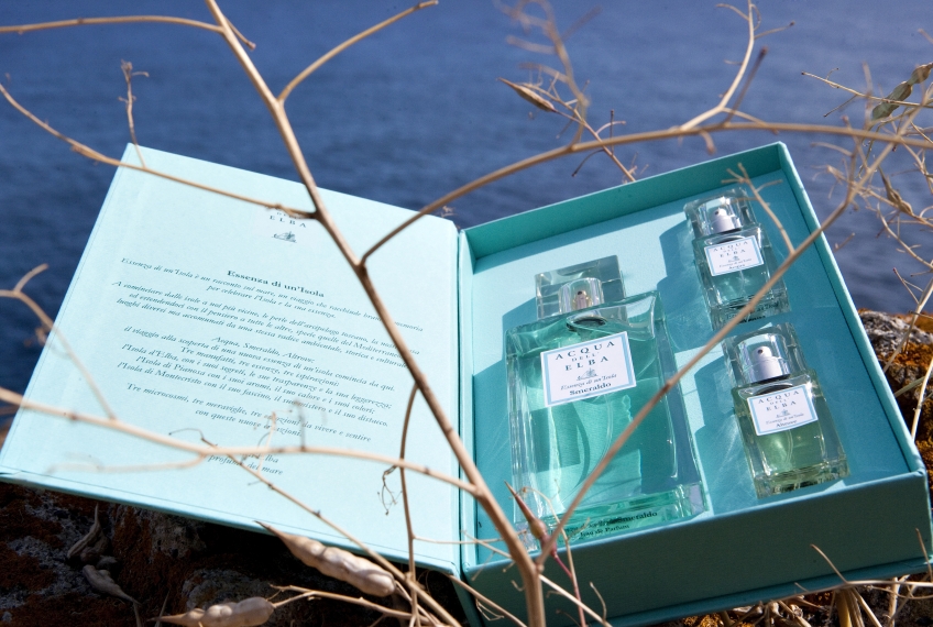 ACQUA, SMERALDO E ALTROVE CI RACCONTANO L'ESSENZA DI UN'ISOLA...