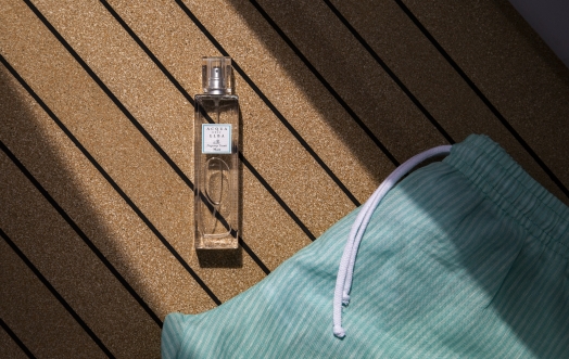FRAGRANCES FOR TEXTILES: A WINDOW OVER THE SEA.