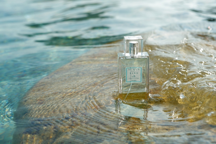 REGALI DI ACQUA: TRASPARENZA, EQUILIBRIO E NATURA.