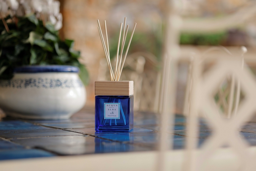 Diffuseur de parfum d'ambiance Notte d'Estate, une placide rhapsodie bleutée