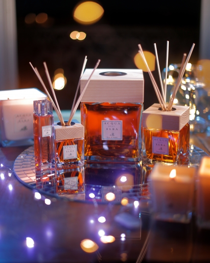 CHRISTMAS IS ALREADY IN THE AIR.