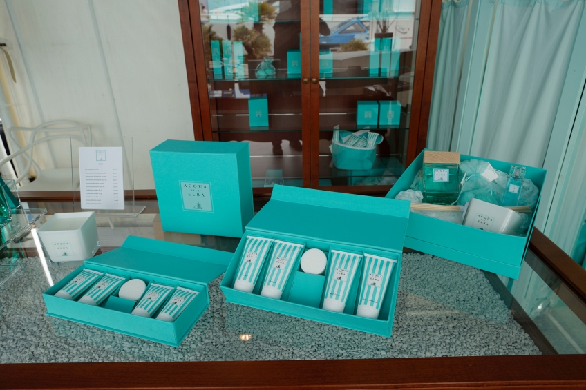 THE YACHTING LINE GOES TO THE FESTIVAL OF CANNES BEFORE COMING TO YOUR HOMES.