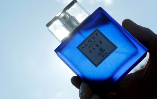 ACQUA DELL'ELBA BLU: L'ESSENZA DEL MARE PIÙ PROFONDO.