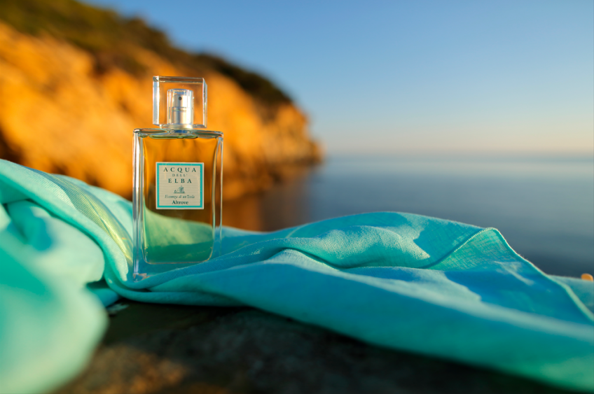 Between the blue of the sea and the green of the Mediterranean scrub: the aromatic scents of Acqua dell'Elba