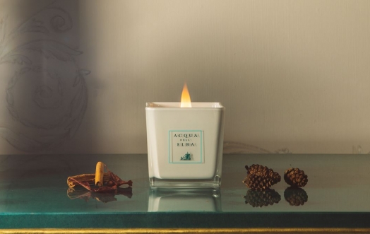 Scented candles to create the right atmosphere in your living room