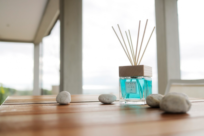 The Mare Room Diffuser, a window facing the Mediterranean