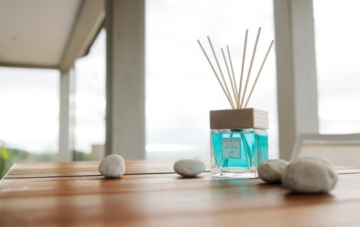 The Mare Room Diffuser, a window facing the Mediterranean