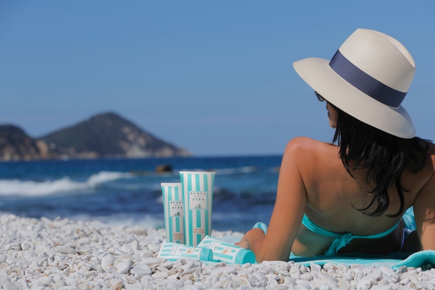 Ligne solaire Acqua dell'Elba. Le nouveau gel de préparation au bronzage est désormais disponible.