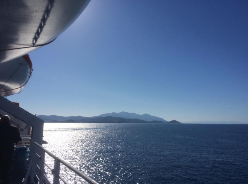 L'ESSENZA DELLA STORIA: ACQUA DELL'ELBA E LA ROTTA DEI FENICI.