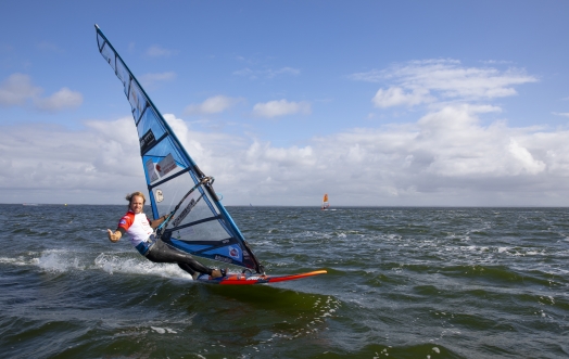 Malte Reuscher, l'uomo che vola sul mare.