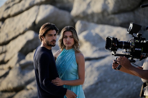 IL NUOVO SPOT PER LA TV DI ACQUA DELL'ELBA GIRATO SULLE SPIAGGE DELL'ISOLA