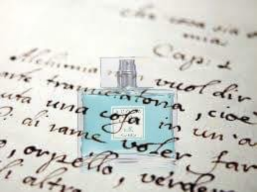 IL PROFUMO TRA LE PAGINE...