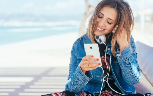 PROFUMO DI MUSICA: ALCUNE NOTE, UNA PLAYLIST E IL MARE.