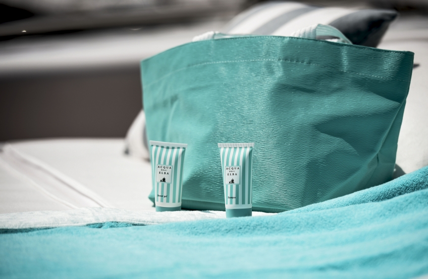 SCENT OF A PRESENT: THE SEA AT HAND’S REACH