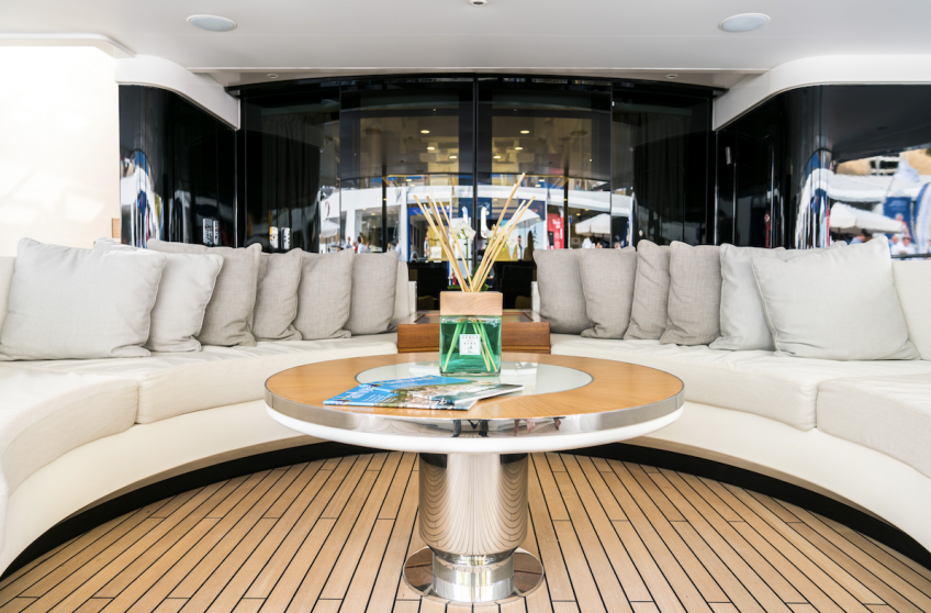Yachting Linie, die Begegnung von Eleganz und Abenteuer