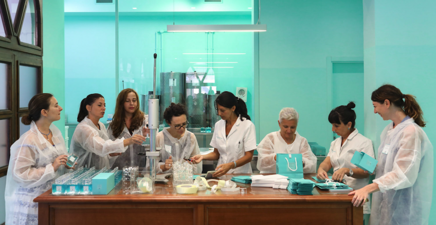 'Artisan Perfumer for a day', create your own fragrance with us