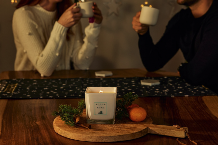 Un Noël sous le signe de la lumière et de la beauté grâce aux bougies parfumées d'Acqua dell'Elba
